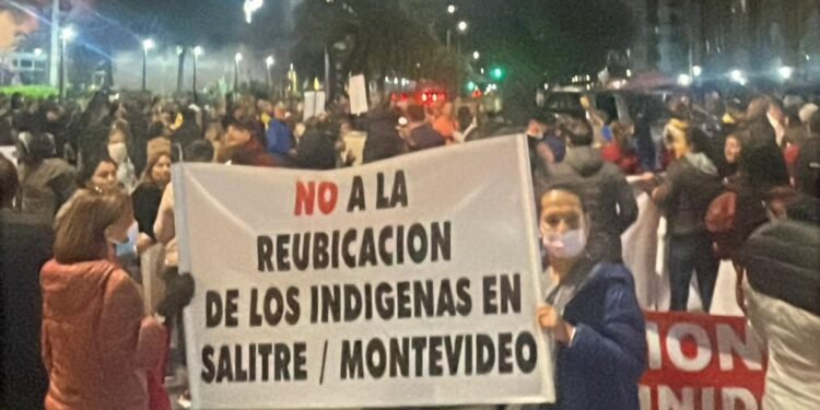Cuatro días de protestas en el Salitre en Bogotá, por reubicación de emberas