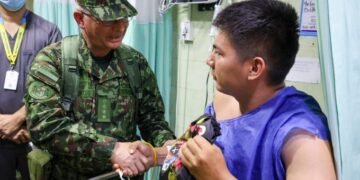 Comandante del Ejército viaja a Ocaña para visitar a los ocho soldados heridos con drones