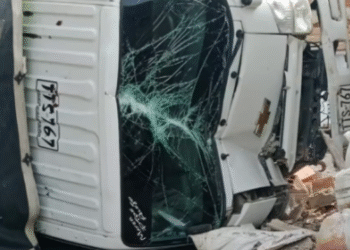 Video: furgón se queda sin frenos, destruye todo a su paso y conductor fallece