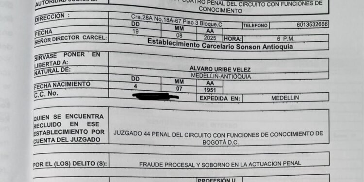 Expedida la boleta que le devuelve la libertad al expresidente Uribe