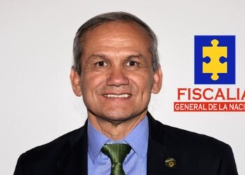Circular roja contra Carlos Ramón González