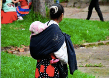 Encuentran a niños emberá alcoholizados en Bogotá, mientras padres estaban de fiesta
