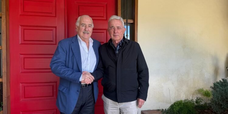 Andrés Pastrana visitó al expresidente Uribe