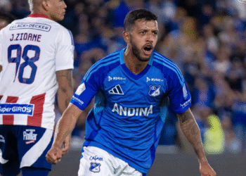 Sin David González, Millonarios goleó 3-0 al líder Junior y consiguió su primera victoria en Liga