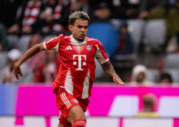 Luis Díaz se destaca en su debut con el Bayern Múnich: provocó un penalti y fue clave en la victoria ante Lyon