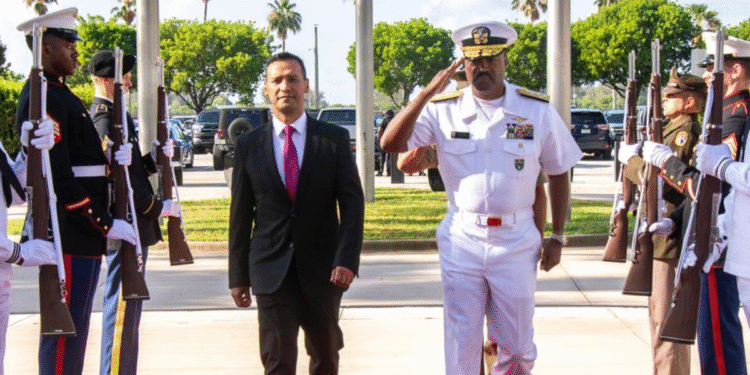 Mindefensa responde a chats que lo comprometerían con traición al Gobierno: “Presentaré acciones legales”