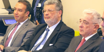 Defensa de Álvaro Uribe radica apelación para tumbar condena de 12 años por fraude procesal y soborno