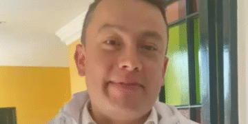 Surge un nuevo movimiento político llamado 'Fuera'