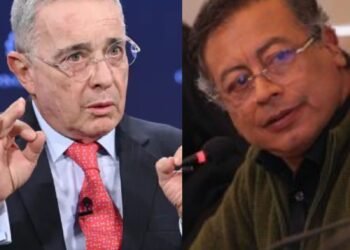 Firma de abogados de Uribe denuncia al presidente Petro ante la Comisión de Acusación de la Cámara