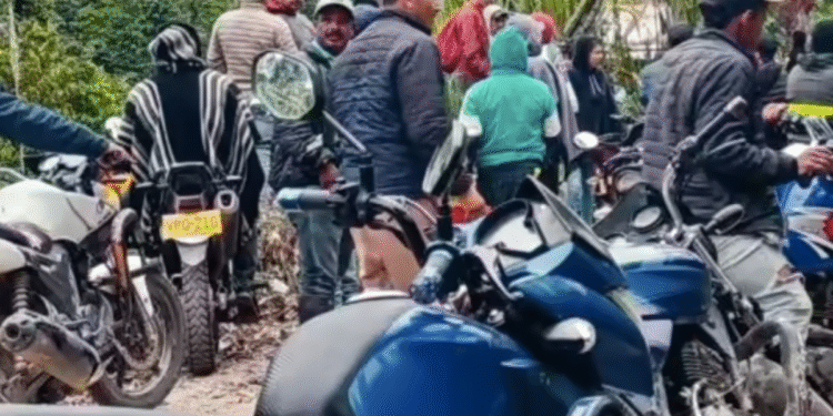 En Huila, uniformados del Ejército sufrieron asonada: los obligaron a subir a vehículos particulares