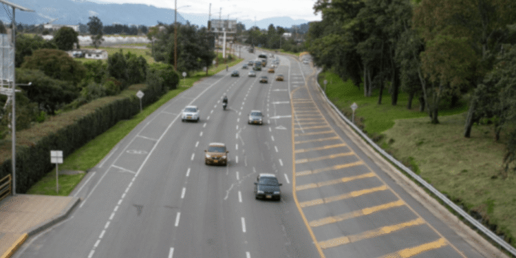 Conductores de Bogotá, incluidos miles de moteros, protestarán este martes por inconformidades con la movilidad