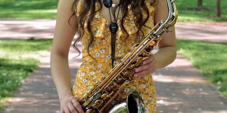 Mambos con Swing, la llamativa propuesta musical de una colombiana, que exalta los ritmos latinos en el mundo