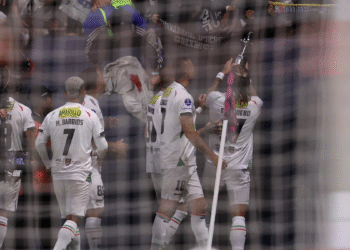 Dayro Moreno hace historia con Once Caldas: doblete ante Independiente del Valle en Copa Sudamericana