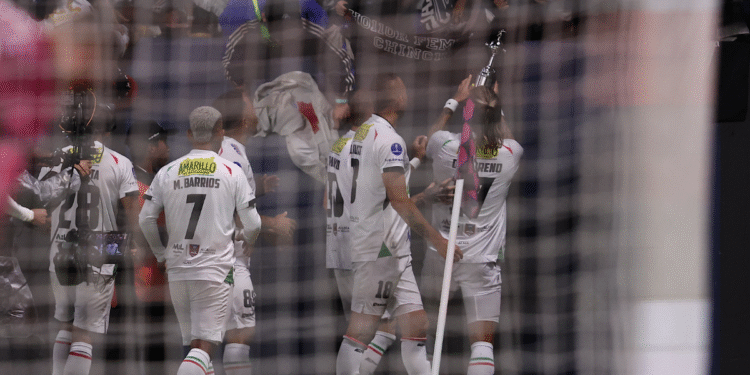 Dayro Moreno hace historia con Once Caldas: doblete ante Independiente del Valle en Copa Sudamericana