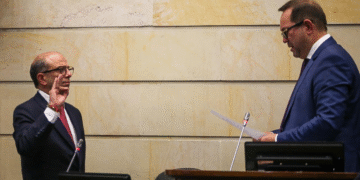 Carlos Camargo fue elegido como nuevo magistrado de la Corte Constitucional por el Senado