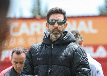 Jorge Bava podría irse de Santa Fe: tiene llamativa oferta del fútbol paraguayo