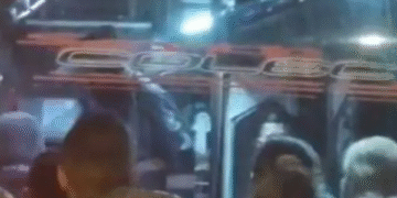 Video: falso vigilante usó cuchillo para asaltar bus en autopista Sur, entre Bogotá y Soacha