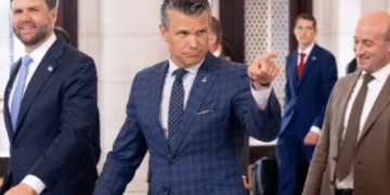 EEUU dice que atacó buque aliado del ELN y advierte que aniquilará a ese grupo, como lo hizo con Al Qaeda