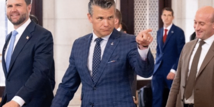 EEUU dice que atacó buque aliado del ELN y advierte que aniquilará a ese grupo, como lo hizo con Al Qaeda