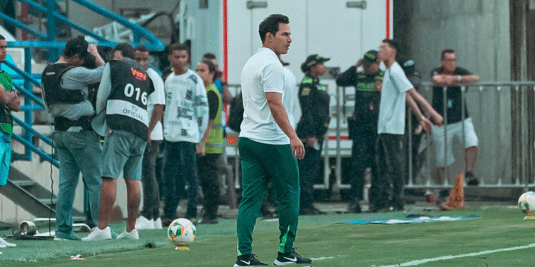 Atlético Nacional habría ratificado a Diego Arias como técnico en propiedad