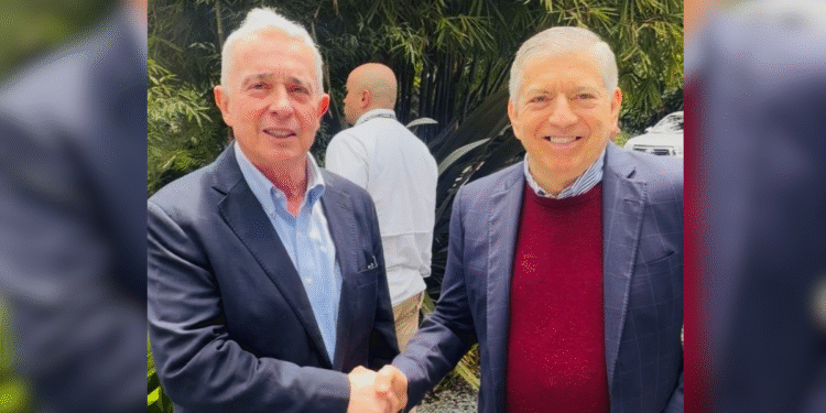 Uribe y Gaviria anuncian “gran coalición por el futuro de Colombia” tras reunión en Medellín