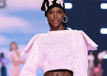 ¡Orgullo colombiano! Valentina Castro brilló en el desfile de Victoria’s Secret
