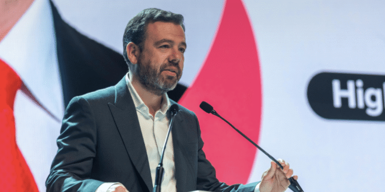 Alcalde Galán le hace una promesa a familia de joven de Los Andes asesinado en Halloween