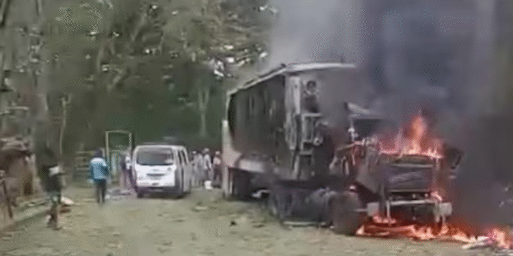 Una persona muerta y dos heridas es el saldo que dejó atentado con explosivo en la vía Panamericana