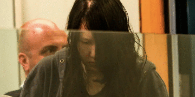 Madre mató y ocultó a sus hijos en maletas dentro de una bodega: así la descubrieron 4 años después