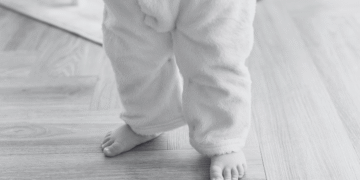 Bebé murió al caer desde un segundo piso a una calle inundada en el Chocó