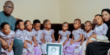 Así viven hoy los 9 mellizos que sobrevivieron a un embarazo de alto riesgo