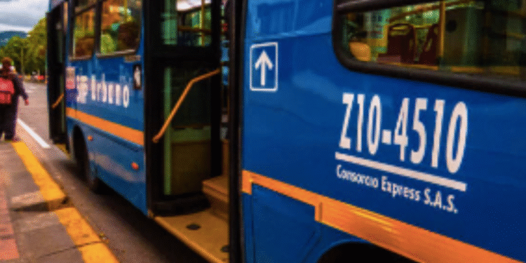 Mujer se subió de manera irregular al SIPT y conductor detuvo la marcha para obligarla a pagar