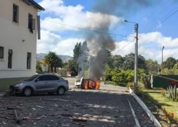 Camión bomba en Tunja: lo detonaron controladamente, pero varios soldados quedaron heridos