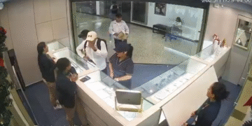 Video: así se vivió la balacera y el intento de robo a una joyería en Bucaramanga