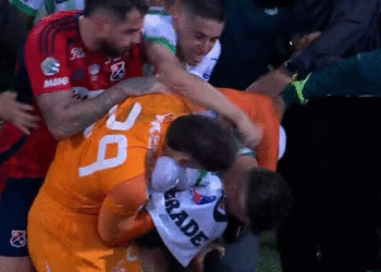 Pelea entre jugadores de Nacional y Medellín tras el clásico paisa: ambos clubes recibirán sanciones