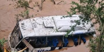 Bus que cubría la ruta Cali–Florencia