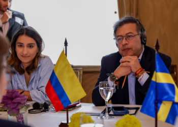 Petro acusa a Laura Sarabia de mentir sobre hojas de vida de interventores de EPS