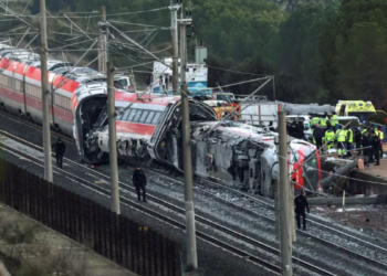 A 39 sube cifra de fallecidos en accidente de tren en España: hay 24 heridos graves, incluidos niños