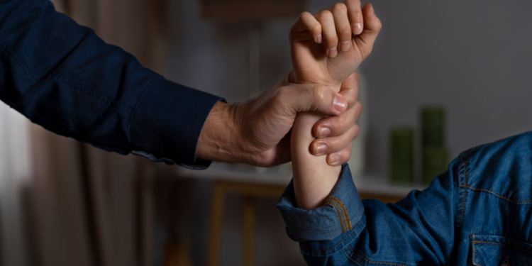 Doloroso testimonio de mujer torturada y asfixiada con un cable por su expareja en Bogotá