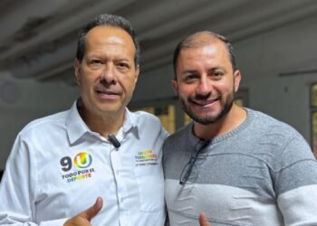 “También fui un deportista de“También fui un deportista de limosna”: Javier Fernández limosna”: Javier Fernández