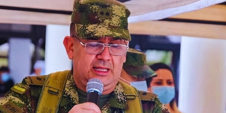 General Juan Miguel Huertas es relevado del Ejército y pasa a cargo administrativo en medio de investigación
