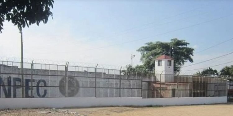 En grave atentado contra director de la cárcel de Neiva, matan a su hijo de 11 años; subdirector resultó herido