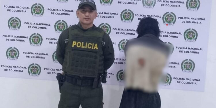 ¡Infeliz! Cae sujeto que le pegaba a la mamá y la amenazaba con quitarle la vida