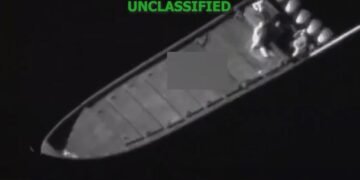 EE. UU. bombardea tres presuntas “narcolanchas” en el Pacífico y el Caribe: 11 muertos y fuerte polémica internacional