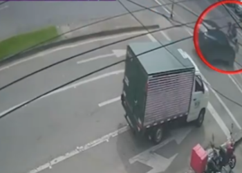 Madre pierde la vida al salvar a sus hijos de un violento choque en Bogotá