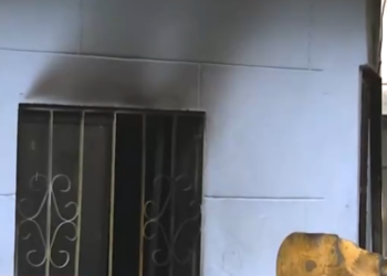Terror en Medellín: mujer quemó vivo a su esposo dentro de una vivienda y escapó