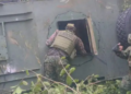 En medio de una asonada, un militar muere tras accidente de tanqueta al capturar a presunto disidente de las Farc