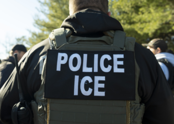 Denuncian presuntas represalias contra colombiano detenido por ICE