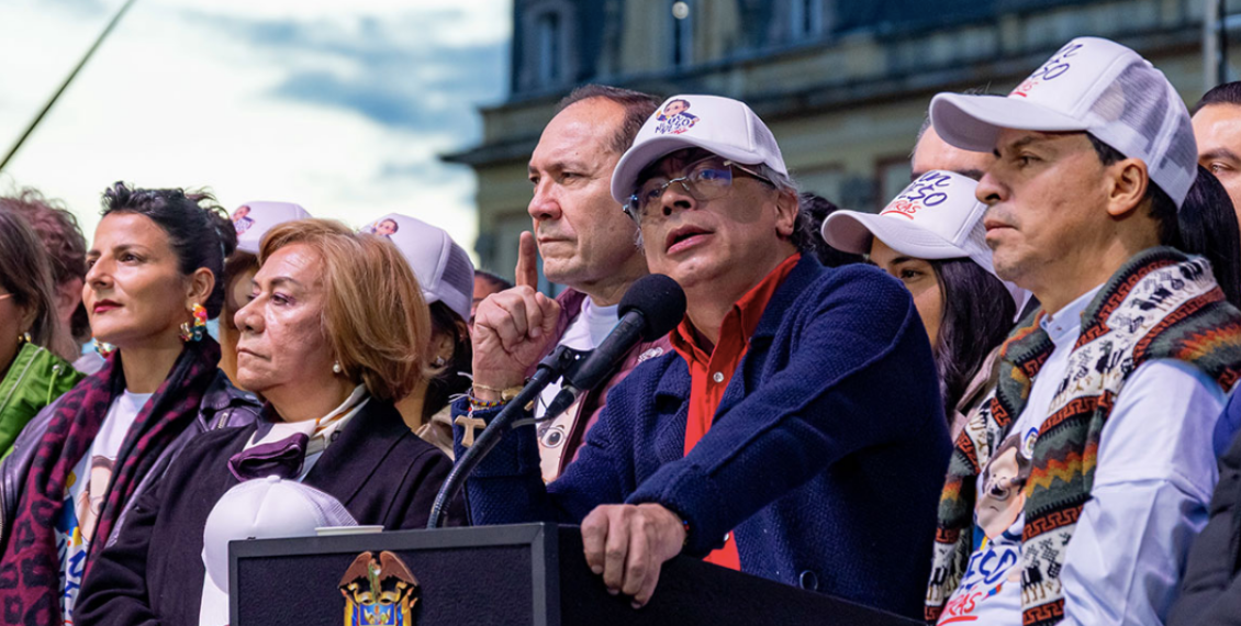 Presidente Gustavo Petro firma el nuevo decreto de salario mínimo y ratifica el 23.7% del incremento