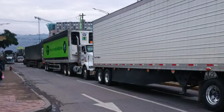 Grandes trancones en Chía por protestas de comerciantes